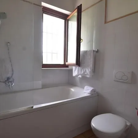Sleeps 2 Pool Wifi T780857