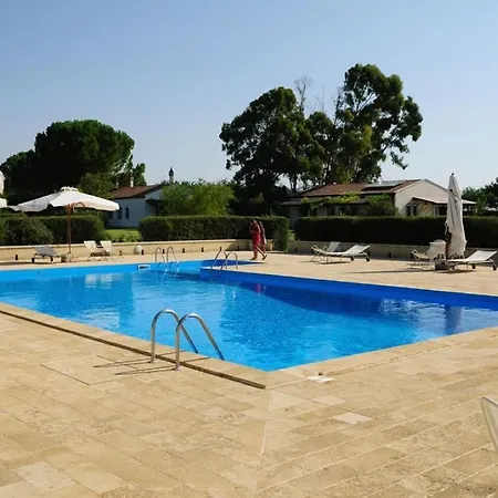 Sleeps 2 Pool Wifi T780857 *