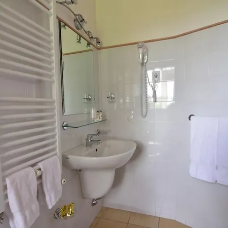 Sleeps 2 Pool Wifi T780857 *
