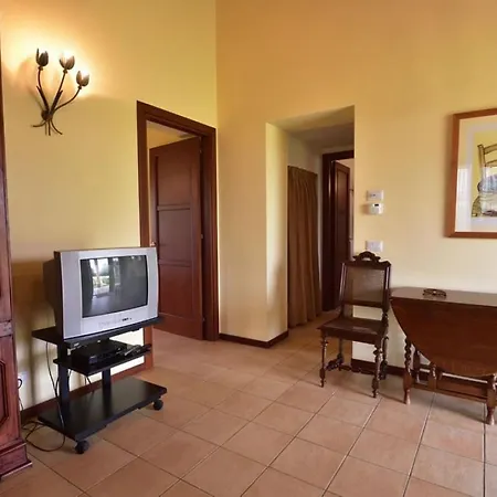Lejlighed Sleeps 2 Pool Wifi T780857 *