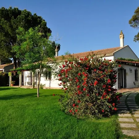 Sleeps 2 Pool Wifi T780857