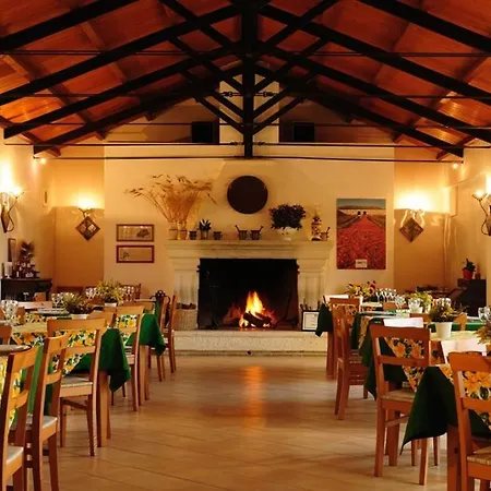 Sleeps 2 Pool Wifi T780857