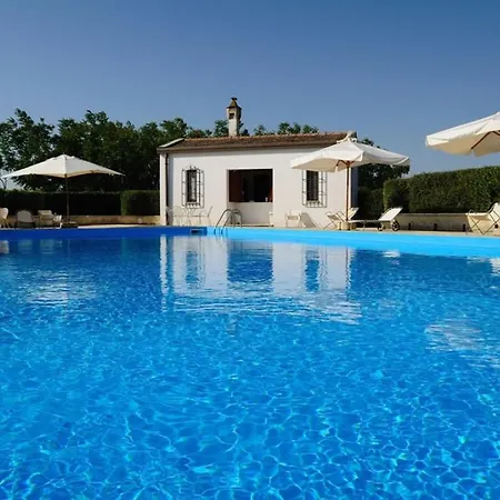 Lejlighed Sleeps 2 Pool Wifi T780857