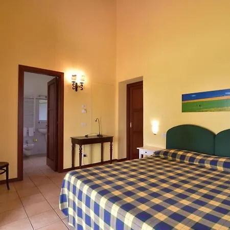 Sleeps 2 Pool Wifi T780857 Lejlighed *